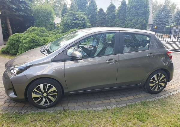 Toyota Yaris cena 63500 przebieg: 16873, rok produkcji 2018 z Niepołomice małe 154